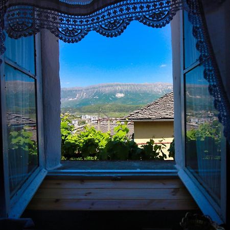 Guest House Denis Gjirokastër Exteriör bild